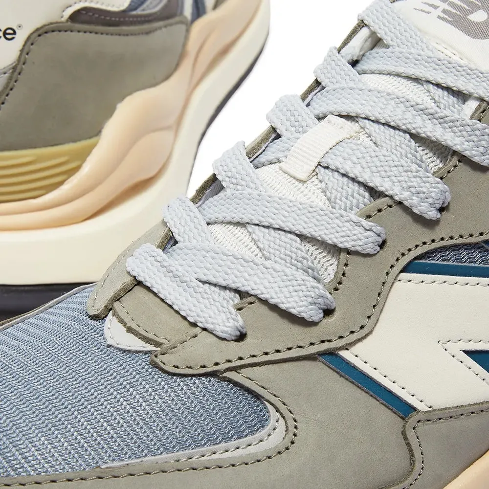 5740 Sneaker (Grey)