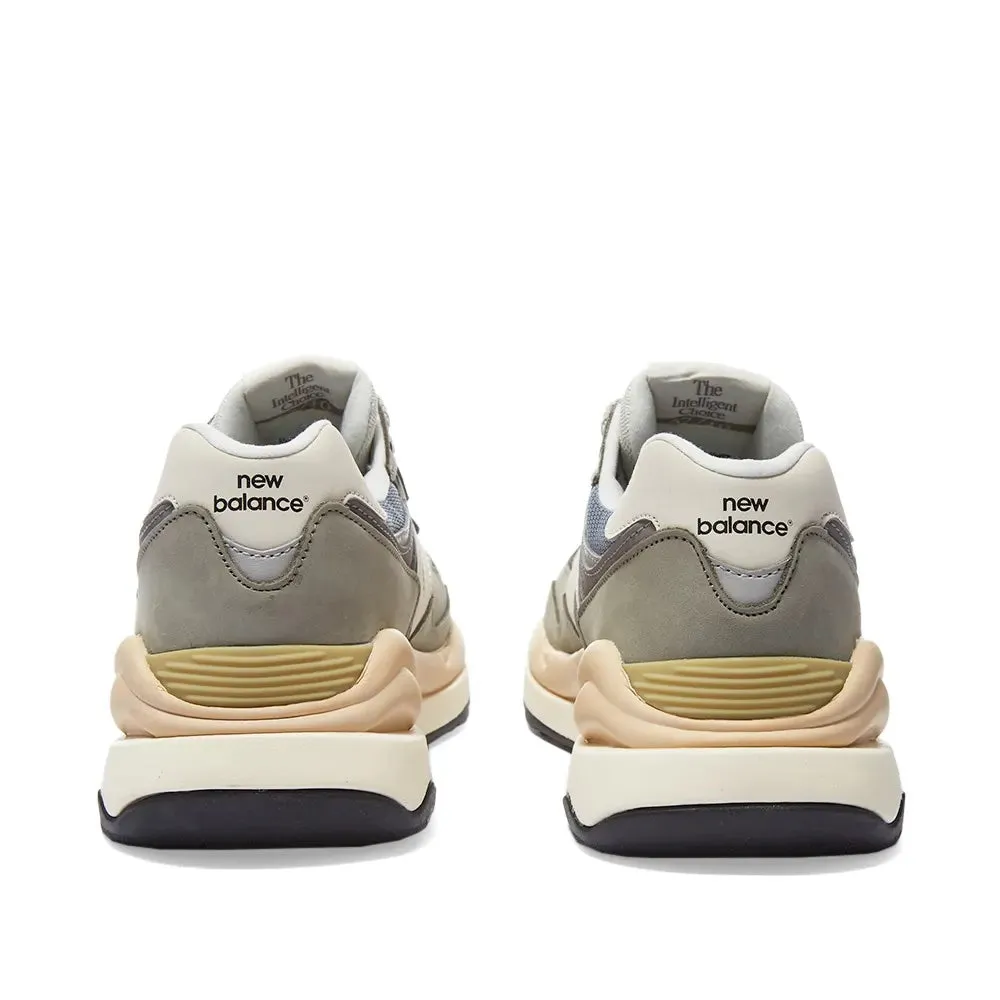 5740 Sneaker (Grey)