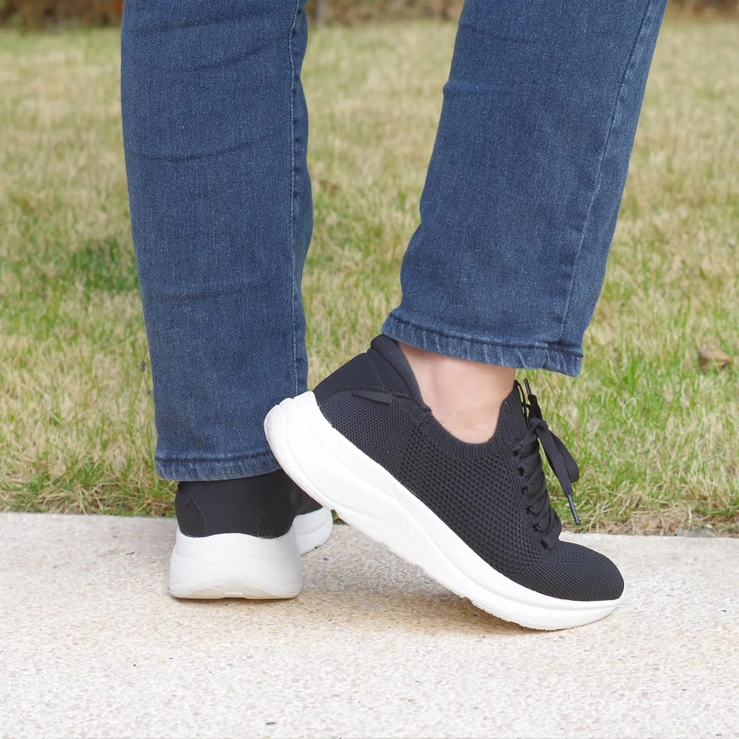 Mens Non Slip Running Shoes Lightweight Breathable Casual Walking Shoes Mesh Athletic Sneakers Workout Sports Sneakers
